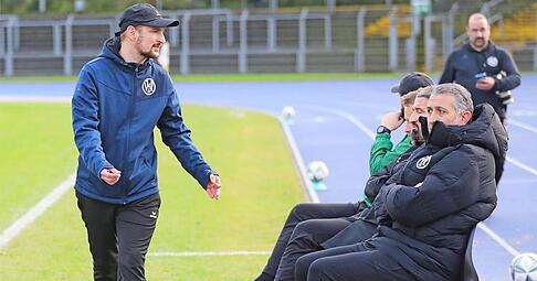 F&uuml;r Vorstand Onur Celik (rechts) steht der Klassenerhalt des VfR Heilbronn au&szlig;er Frage, das Vertrauen in die Arbeit von Trainer Manuel Fischer (links) ist gro&szlig;.