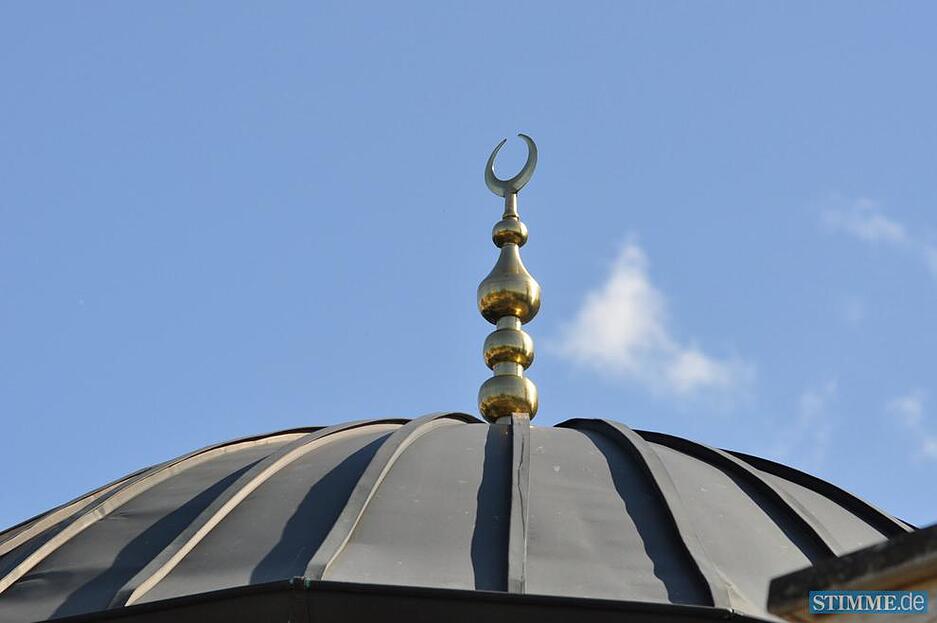 Halbmond-Sichel der Mevlana-Moschee in Eppingen. Halbmond-Sichel der Mevlana-Moschee in Eppingen.
