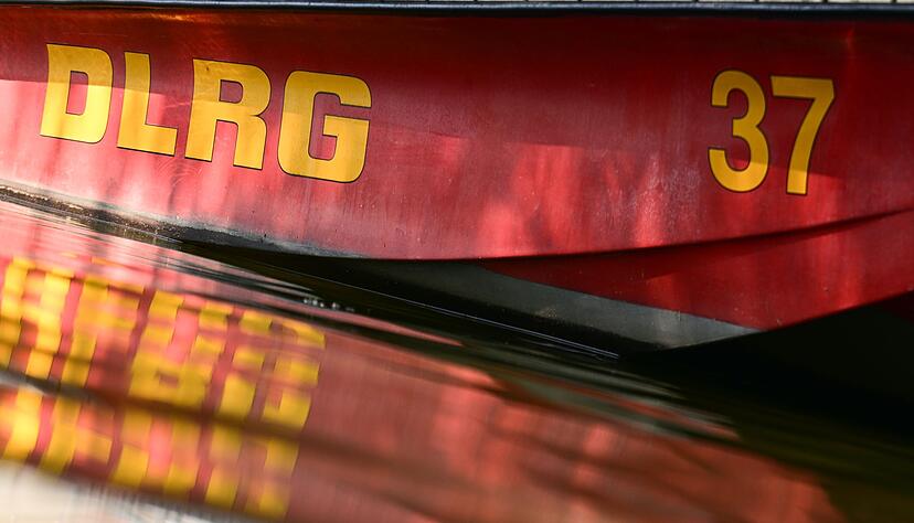 Einer gro&szlig;en Zahl von Rettungskr&auml;ften von Feuerwehr, DLRG und Wasserrettung gelang es, das M&auml;dchen Lage zu retten. (Symbolbild)