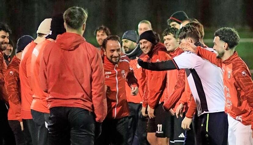 Gute Laune herrschte bei Landesliga-Schlusslicht T&uuml;rkspor Eppingen zum Trainingsauftakt &ndash; trotz schier aussichtsloser Tabellenkonstellation.