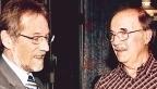 Seit 25 Jahren führt Friedhold Lück (links) den Turnverein. Günther Beck gratulierte zum Jubiläum.Foto: Riecker