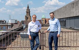 Haben Großes vor: Berater Klaus Striebich (links) und Investor Arthur Neufeld auf der Terrasse des Wollhauses. Haben Großes vor: Berater Klaus Striebich (links) und Investor Arthur Neufeld auf der Terrasse des Wollhauses.