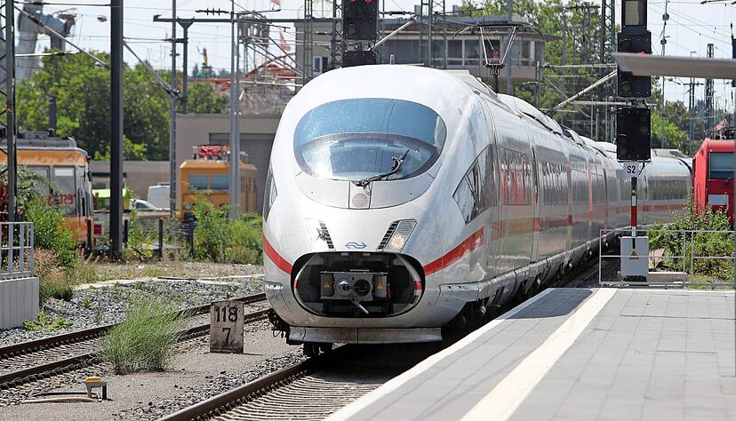 ICE bei der Einfahrt in den Heilbronner Hauptbahnhof: Ab 10. April 2020 wird dieses Bild für einige Monate wieder zum Alltag gehören.
Foto: Andreas Veigel