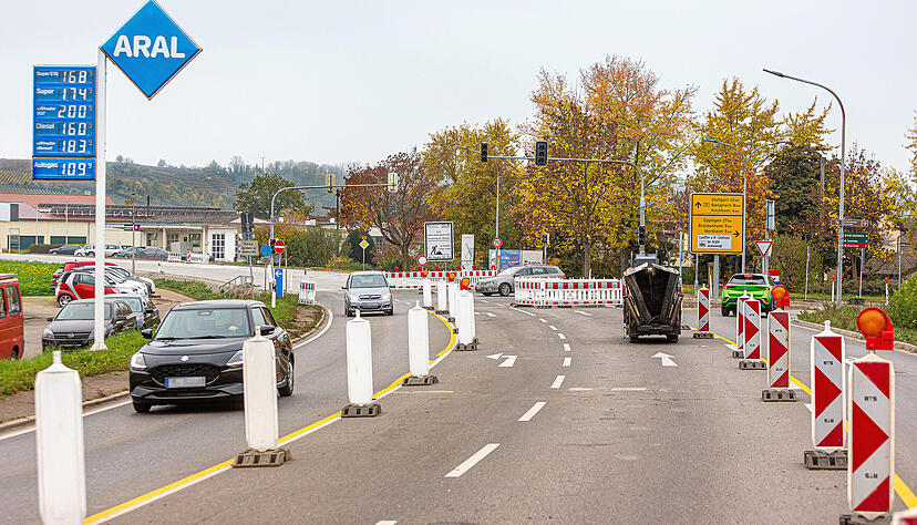 Die Erneuerung der Fahrbahn zwischen Lauffen und Kirchheim soll noch bis Dezember dauern. Danach soll eine weitere Vollsperrung aber nicht mehr n&ouml;tig sein, teilt das Land mit.