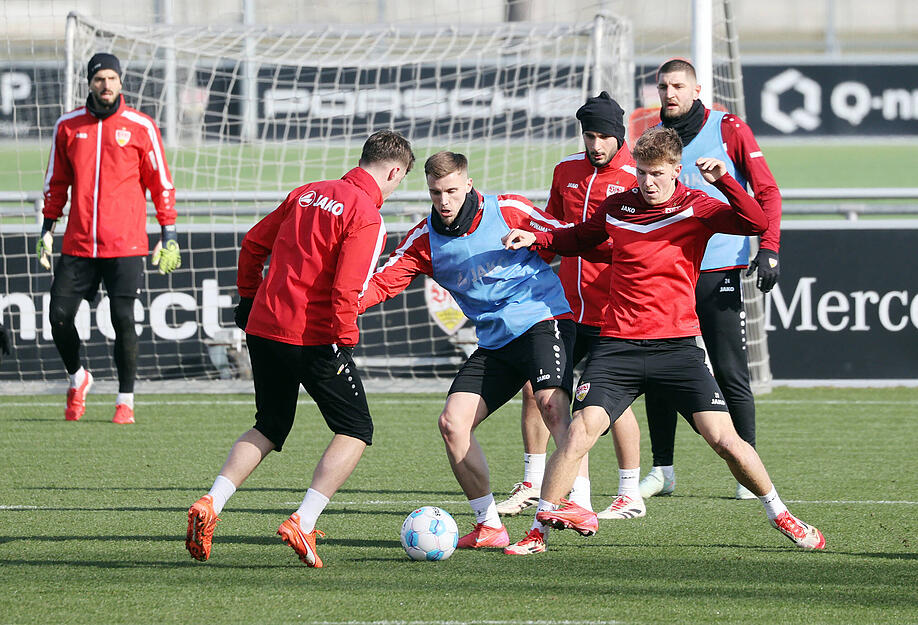 Nachdem im Training zuletzt selten gearbeitet werden konnte wegen der Englischen Wochen, nutzt der VfB Stuttgart die "normalen" Wochen nun wieder aus.