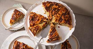 Der Walliser Gem&uuml;sekuchen mit Kartoffeln, Lauch, Apfel und Bergk&auml;se wird Cholera genannt.