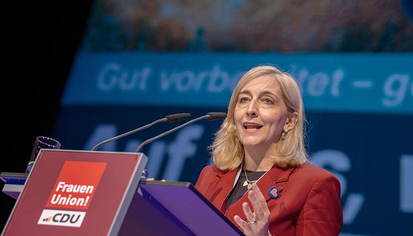 Bundesgesundheitsministerin NIna Warken bei ihrer Antrittsrede.