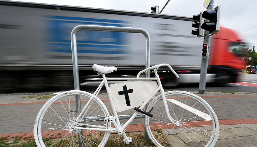 Die Zahl der Verkehrstoten geht in den vergangenen Jahren kontinuierlich zurück, während sie bei den Radfahrern steigt. Foto: dpa