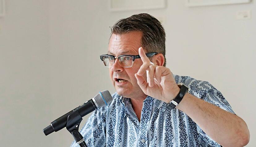 Obacht: Kolumnist Oliver Maria Schmitt nimmt Heilbronn aufs Korn.
Foto: Ralf Seidel