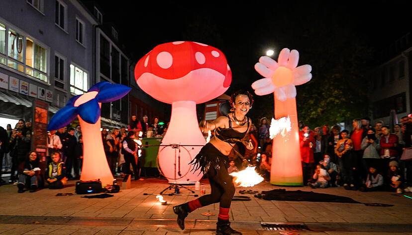 Rund 41.000 Besucher kamen am Freitagabend zum Lichterzauber in die Heilbronner Innenstadt. Rund 41.000 Besucher kamen am Freitagabend zum Lichterzauber in die Heilbronner Innenstadt.