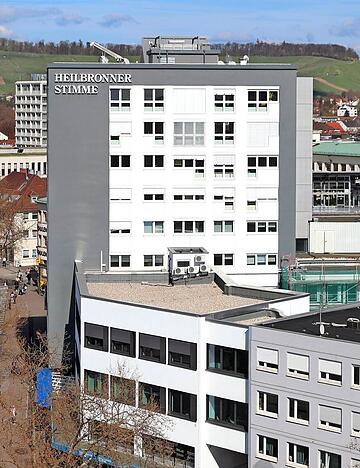 1957 wird das Verlagsgeb&auml;ude an der Heilbronner Allee um das Stimme-Hochhaus erweitert. Bis heute arbeitet hier die Mehrzahl der Stimme-Mitarbeiter.
Foto: Ralf Seidel