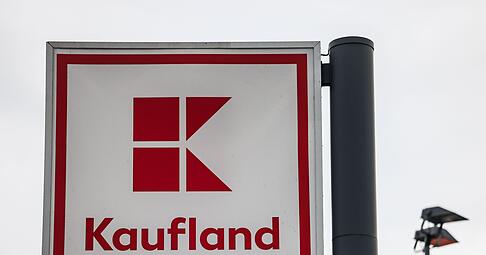 Kaufland will alleine in 110 Filialen kurzfristig die Kühlmöbel austauschen. In 30 Märkten laufen diese Arbeiten momentan.