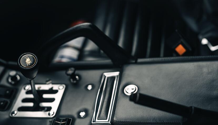 Klassische Schaltarbeit: Die G&auml;nge werden durch die offene Kulisse gef&uuml;hrt.