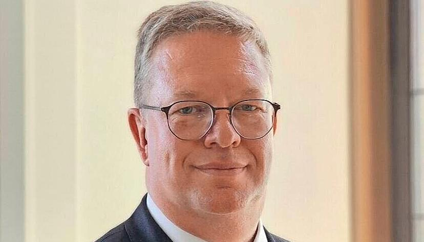 Georg Schmidt wird Chef des Verbunds ab 1. Januar 2026. Thomas Weber wechselt in den Ruhestand.