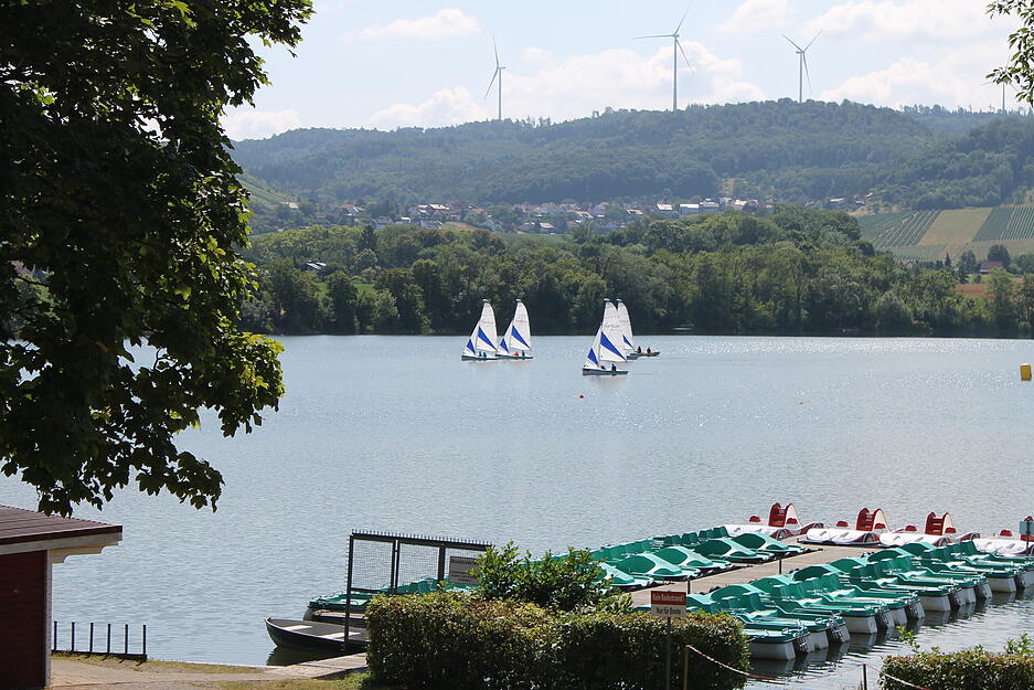 In vier Booten waren die Athleten der Landesspiele der Special Olympics am Donnerstag auf dem Breitenauer See. In vier Booten waren die Athleten der Landesspiele der Special Olympics am Donnerstag auf dem Breitenauer See.