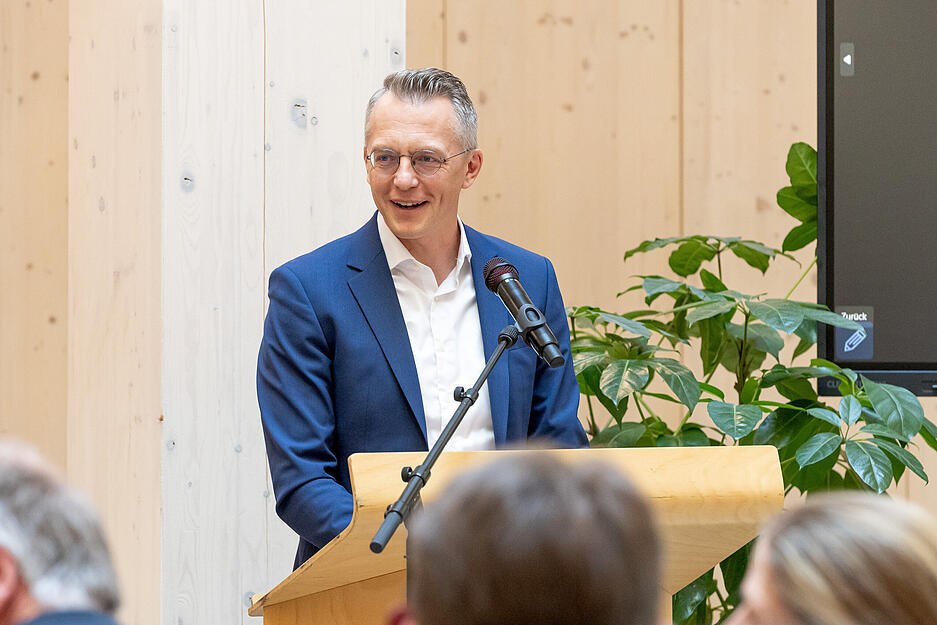 Die Festredner geizten nicht mit Superlativen bei der Einweihung der neuen Innovationsfabrik (IFH) im Heilbronner Zukunftspark Wohlgelegen.