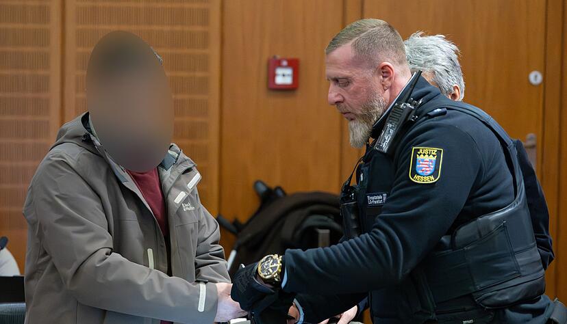 Sieben M&auml;nnern wirft die Staatsanwaltschaft Mord vor.