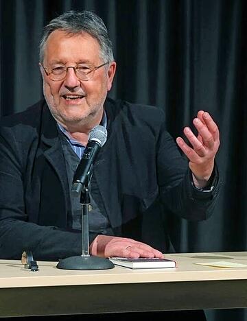 Literaturwissenschaftler und Schlagerexperte Rainer Moritz