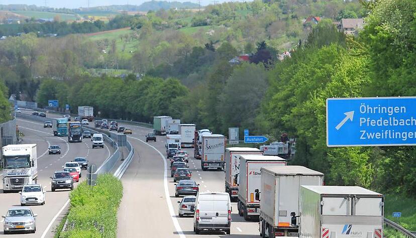 Die Bürger wurden seit 2011 beteiligt. Mehr als 300 Anregungen und Stellungnahmen zum A 6-Ausbau hat das Regierungspräsidium geprüft, viele wurden in die weiteren Planungen aufgenommen. Foto: Ralf Reichert Die Bürger wurden seit 2011 beteiligt. Mehr als 300 Anregungen und Stellungnahmen zum A 6-Ausbau hat das Regierungspräsidium geprüft, viele wurden in die weiteren Planungen aufgenommen. Foto: Ralf Reichert