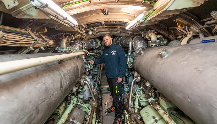 "Die Besucher können hier in U17 tatsächlich hautnah erleben, wie U-Bootfahrerinnen und U-Bootfahrer in einem U-Boot arbeiten und leben", hieß es bei einem Pressetermin in U17. "Die Besucher können hier in U17 tatsächlich hautnah erleben, wie U-Bootfahrerinnen und U-Bootfahrer in einem U-Boot arbeiten und leben", hieß es bei einem Pressetermin in U17.