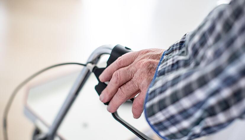 Ohne Ausprobieren geht gar nichts: F&uuml;r die Auswahl des Rollators sollte man ausreichend Zeit einplanen.