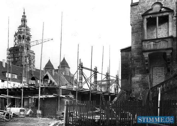 Im August 1959 beginnen die Bauarbeiten des neuen Büchereigebäudes im Deutschhof. Im August 1959 beginnen die Bauarbeiten des neuen Büchereigebäudes im Deutschhof.