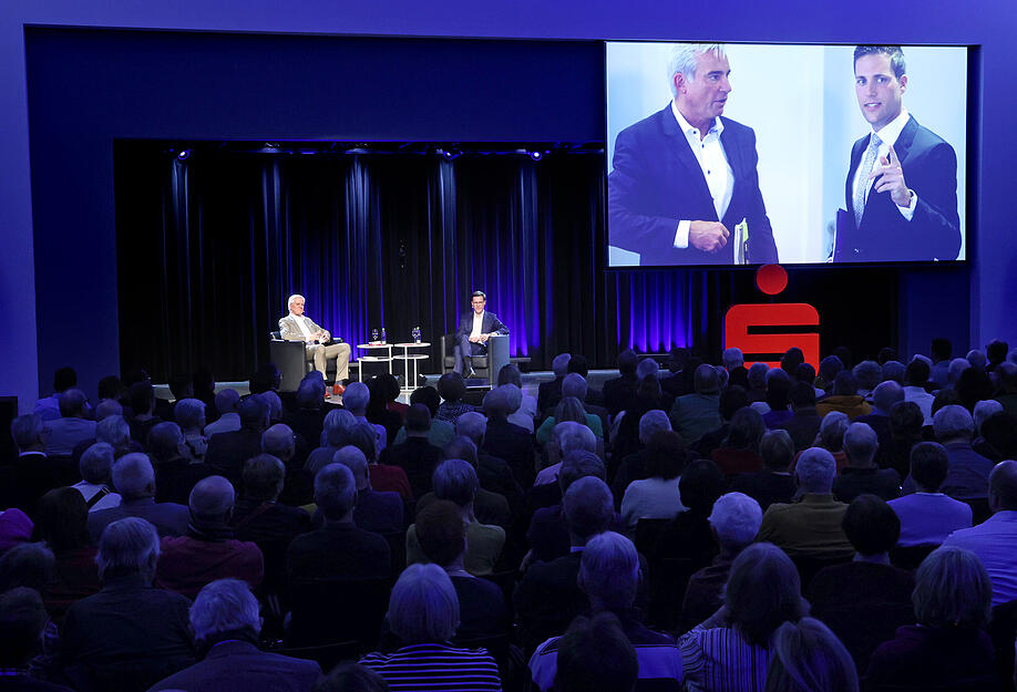 Die Veranstaltung fand in der Kreissparkasse &bdquo;Unter der Pyramide&ldquo; statt.
