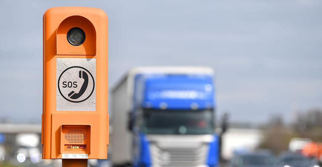 Auf dem gesamten Bundesautobahnnetz kommt es derzeit zu einer technischen St&ouml;rung der Notrufs&auml;ulen. (Archivbild)