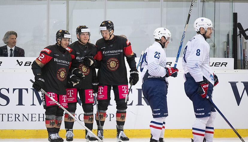 Die DEB-Auswahl setzte sich im letzten Testspiel vor der WM gegen Frankreich durch. Die DEB-Auswahl setzte sich im letzten Testspiel vor der WM gegen Frankreich durch.