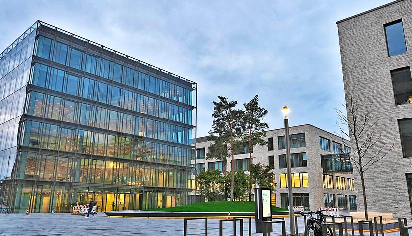 Die neue Hochschulbibliothek ist ein architektonisches Highlight auf dem Bildungscampus. Foto: Dennis Mugler Die neue Hochschulbibliothek ist ein architektonisches Highlight auf dem Bildungscampus. Foto: Dennis Mugler