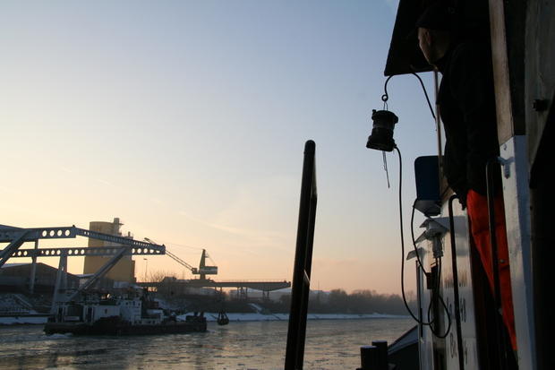 Eisbrecher auf dem Neckar