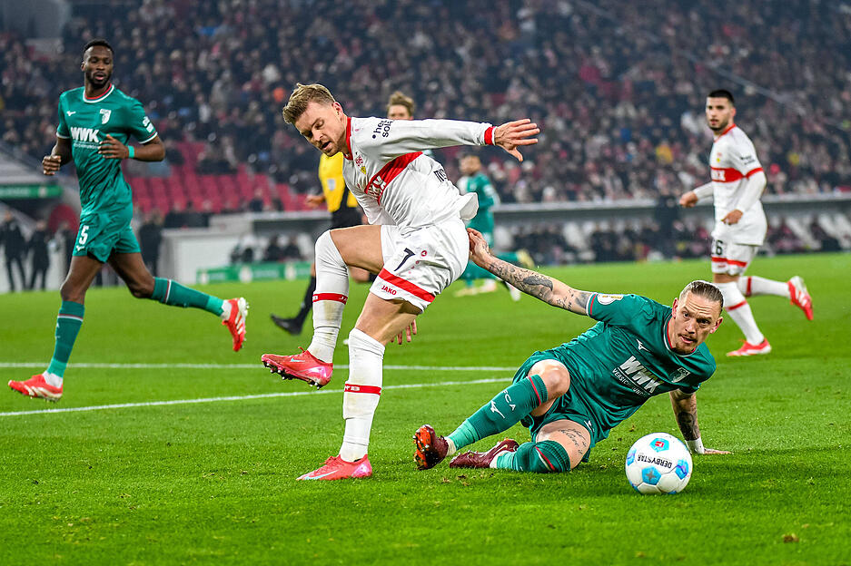 Maximilian Mittelstädt: Klärte das ein oder andere Mal gut. Nach vorne setzte Mittelstädt selten Akzente. Erlebte gegen den FC Augsburg einen unauffälligen Abend. Note: 3,5