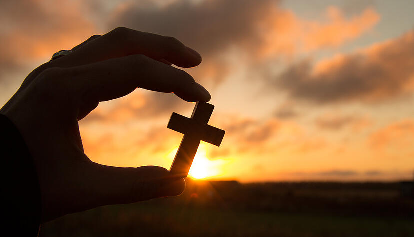 Christliche Feiertage sind tief in unserer Kultur verwurzelt, dienen der Ruhe und Besinnung und festigen den Zusammenhalt. Wirtschaftsbosse stellen sie auf den Prüfstand. Foto: ChristArt Christliche Feiertage sind tief in unserer Kultur verwurzelt, dienen der Ruhe und Besinnung und festigen den Zusammenhalt. Wirtschaftsbosse stellen sie auf den Prüfstand. Foto: ChristArt