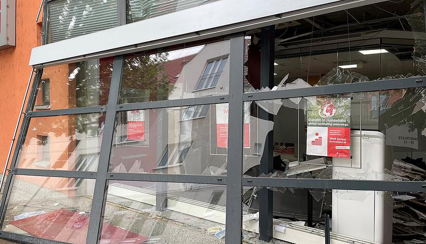 Vor einem Jahr sprengten Unbekannte einen Geldautomaten in Kupferzell. Nach der Renovierung öffnete die Filiale im März. Foto: privat Vor einem Jahr sprengten Unbekannte einen Geldautomaten in Kupferzell. Nach der Renovierung öffnete die Filiale im März. Foto: privat