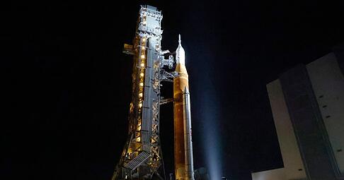 Das Raketensystem f&uuml;r die bemannte Mondmission &laquo;Artemis 2&raquo; ist zur&uuml;ck auf dem Startplatz.