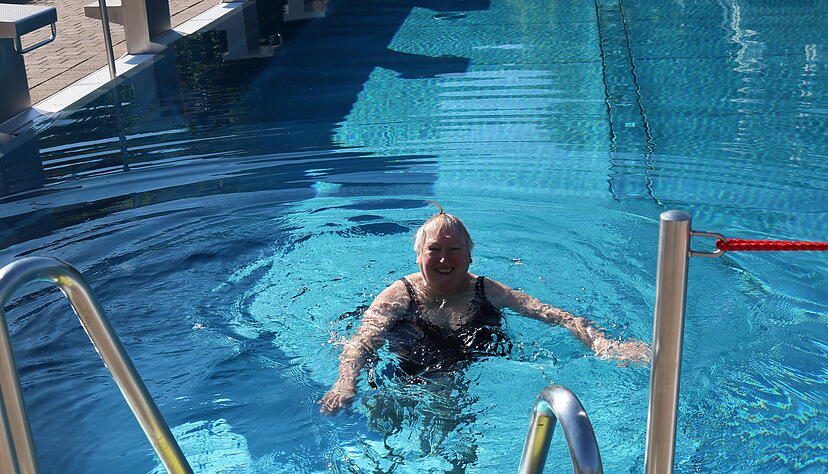 Ursula Liebeck ist im Sommer jeden Tag im Becken. Sie war die Erste im 15 Grad warmen Wasser. Ursula Liebeck ist im Sommer jeden Tag im Becken. Sie war die Erste im 15 Grad warmen Wasser.