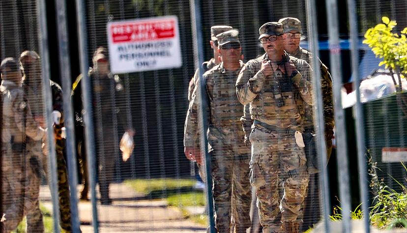 Die Nationalgarde ist nach US-Medienberichten inzwischen im Raum Chicago im Einsatz.