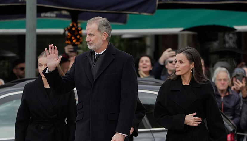 Zur Bestattung von Irene von Griechenland nach Athen gereist: Spaniens König Felipe (l). Zur Bestattung von Irene von Griechenland nach Athen gereist: Spaniens König Felipe (l).