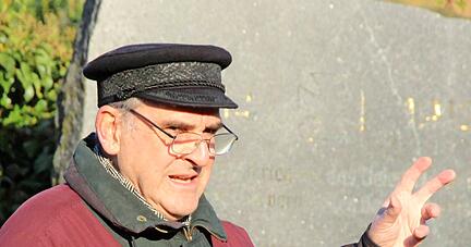 Initiator Fritz Ebert berichtete bei der Gedenkfeier aus der Historie.