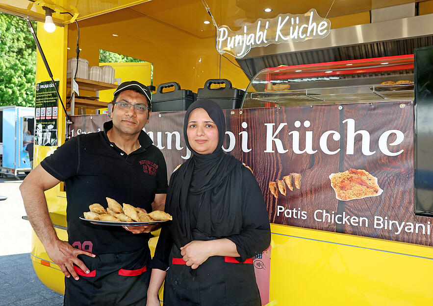 Muhammad und Siddra Tanveer bieten Köstlichkeiten aus Pakistan und Indien an. Muhammad und Siddra Tanveer bieten Köstlichkeiten aus Pakistan und Indien an.