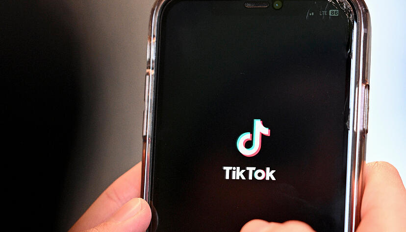 Für die Parteien hat Tiktok eine wichtigere Rolle im Wahlkampf für die Bundestagswahl gespielt. Auf der Plattform wird aber auch Desinformation verbreitet. Für die Parteien hat Tiktok eine wichtigere Rolle im Wahlkampf für die Bundestagswahl gespielt. Auf der Plattform wird aber auch Desinformation verbreitet.