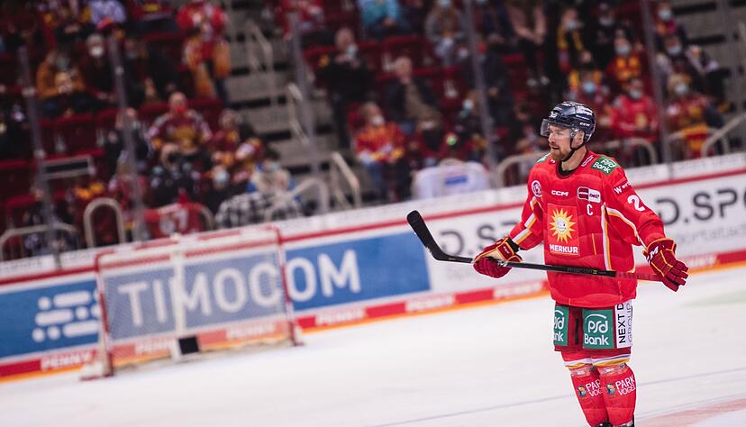 Alexander Barta stand in 1010 DEL-Spielen auf dem Eis.