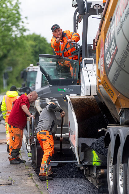 Grund für die Sperrung der Strecke ist die Sanierung der Fahrbahndecke zwischen der Ausfahrt Cineplex Neckarsulm und der Binswanger Straße in Heilbronn.