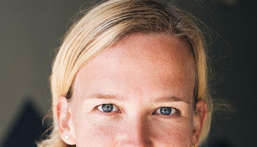 Kathrin Herold ist Hebamme und kommissarische Beauftragte für Stillen und Ernährung des Deutschen Hebammenverbandes. Kathrin Herold ist Hebamme und kommissarische Beauftragte für Stillen und Ernährung des Deutschen Hebammenverbandes.