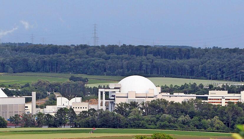 Blick auf das GKN Neckarwestheim . Blick auf das GKN Neckarwestheim .