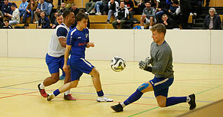 Kein Gl&uuml;ck im Abschluss hatten die A-Junioren des VfB Bretten im Spiel um Platz drei gegen den VfL M&uuml;hlbach (blaue Trikots).