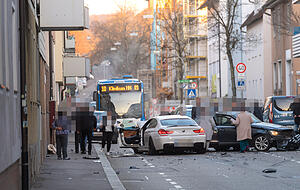 Am 12. Februar verursachte ein 20-j&auml;hriger BMW-Fahrer einen t&ouml;dlichen Unfall in der Wollhausstra&szlig;e. Er muss sich jetzt wegen Mordes verantworten.