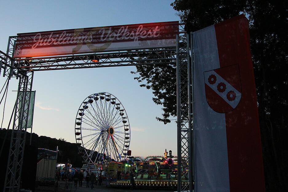 Stimmung beim Volksfest-Auftakt in Mulfingen.
