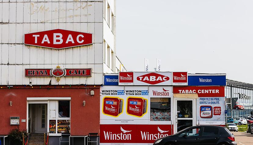Tabakgesch&auml;fte geh&ouml;ren in der Grenzgemeinde Kehl zum Stadtbild.