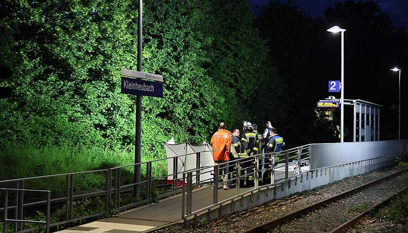 Am Bahnsteig im bayerischen Kleinheubach sind zwei M&auml;nner ums Leben gekommen.